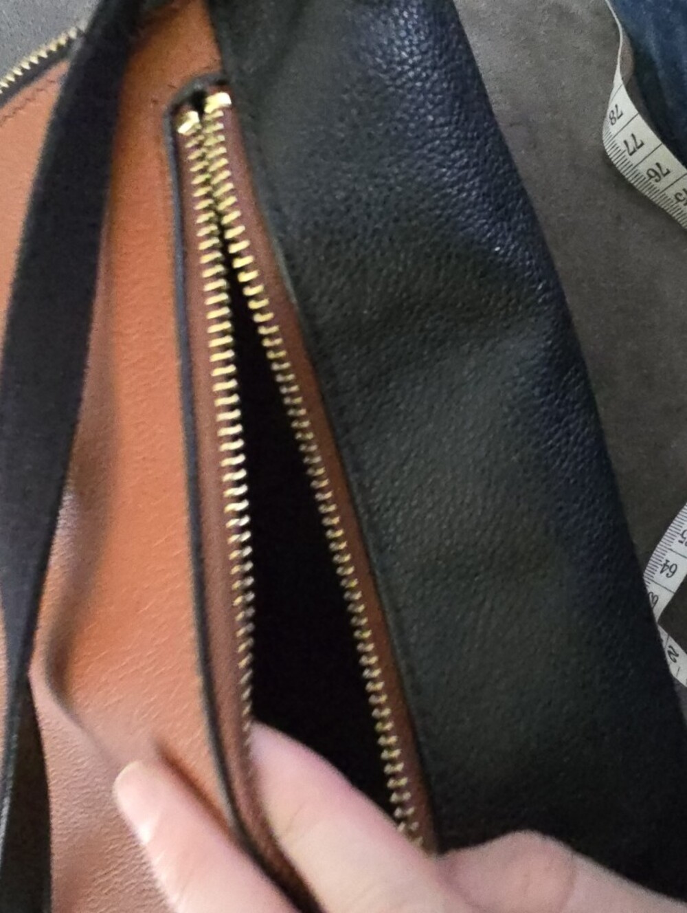 FOSSIL Tara Crossbody - Picture 4 of 8